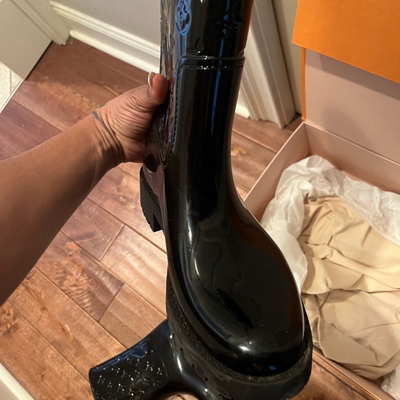 Super cute and stylish - Picture 4 of 10